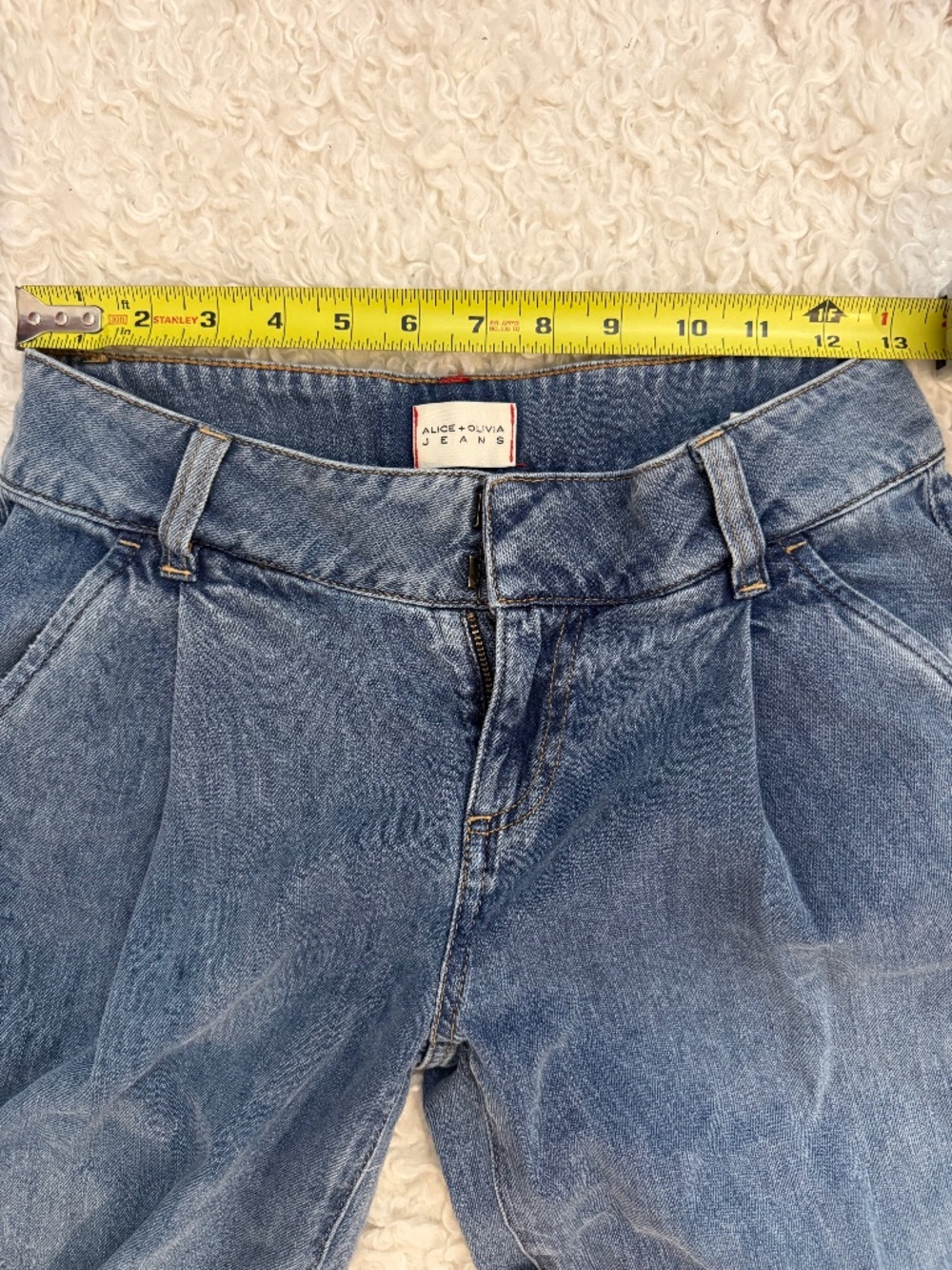 Alice+Olivia wide leg jeans, size 24